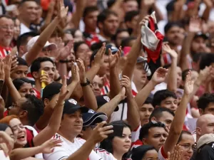 Fundo do São Paulo prevê R$ 240 mi para dívida e limite de gasto no futebol