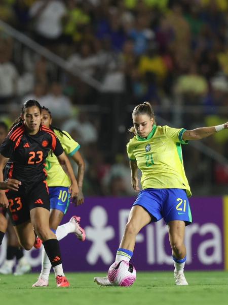 Seleção brasileira feminina enfrentou a Colômbia em amistoso no Espírito Santo