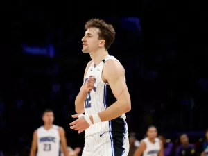 Resultados da NBA: Lakers perdem do Magic com cesta no fim