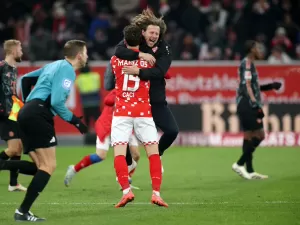 Sem Kane, Bayern joga mal e perde para o Mainz no Alemão; Leverkusen é 2º