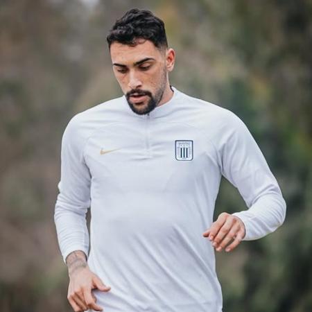 Juan Pablo Freytes, zagueiro do Alianza Lima, acertou com o Fluminense