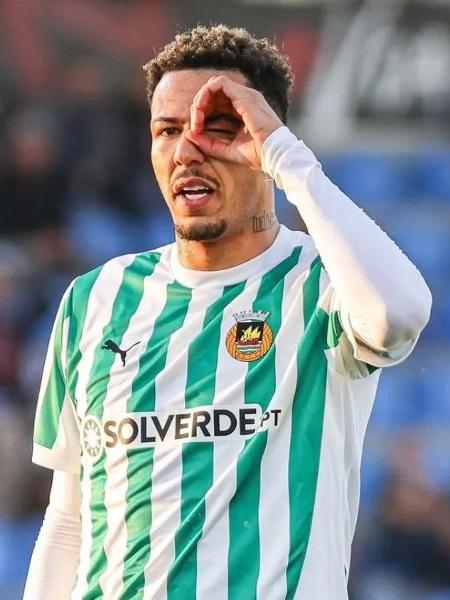Ex-Vasco, Clayton é o jogador brasileiro com mais gols neste Campeonato Português Ex-Vasco, Clayton é o jogador brasileiro com mais gols neste Campeonato Português