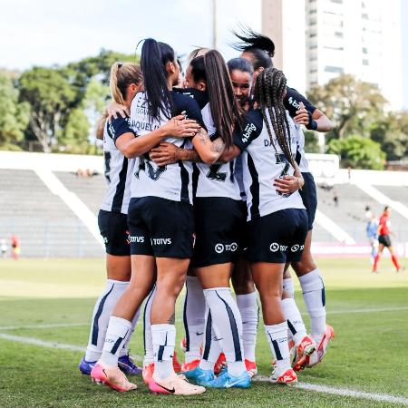 Corinthians enfrenta o São Paulo neste domingo, em busca de revanche da Supercopa Feminina Corinthians enfrenta o São Paulo neste domingo, em busca de revanche da Supercopa Feminina
