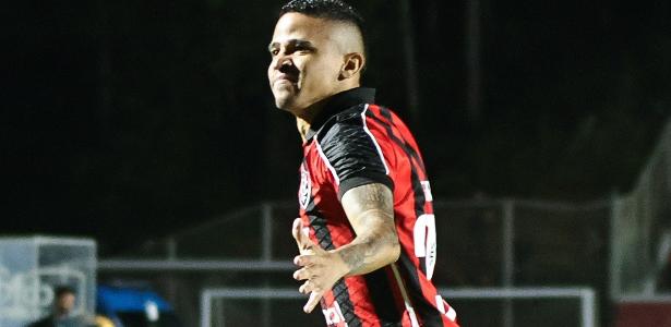 São Paulo acerta venda de atacante Erick para o Vitória por R$ 7 milhões