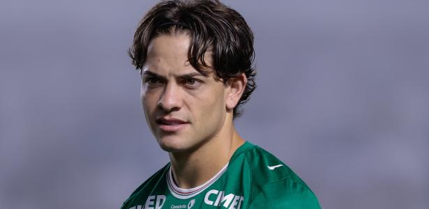 Giay revela 'conselho' a Neymar durante clássico: 'Falei para não arriscar'