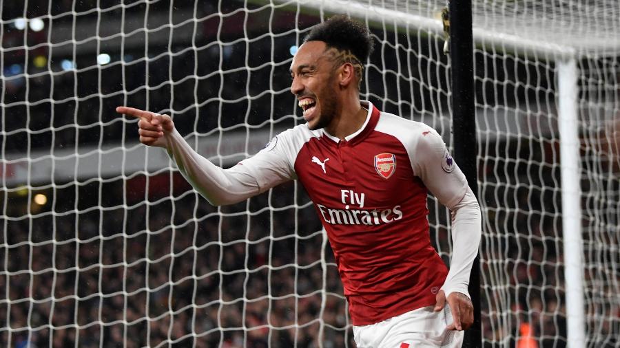 Aubameyang comemora gol com a camisa do Arsenal, clube em que está desde 2018 - Tony O"Brien/Reuters
