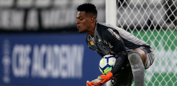 Saulo em ação pelo Botafogo durante jogo contra o Ceará - Vitor Silva/SSPress/Botafogo