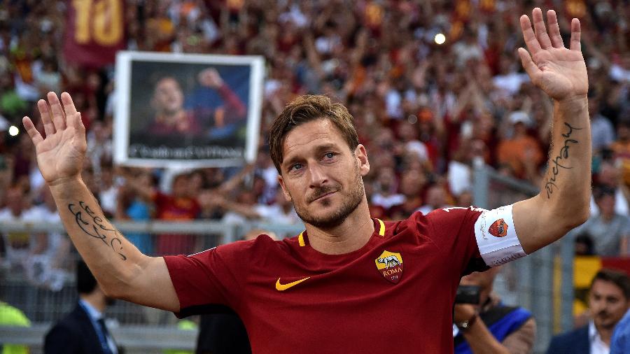 Francesco Totti, em despedida da Roma em 2017 - REUTERS/Alberto Lingria