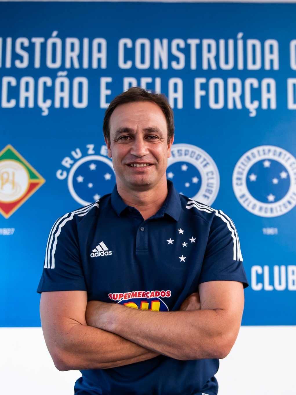 Filipe leva Cruzeiro a título mundial no 5º mês de carreira como técnico -  15/12/2021 - UOL Esporte