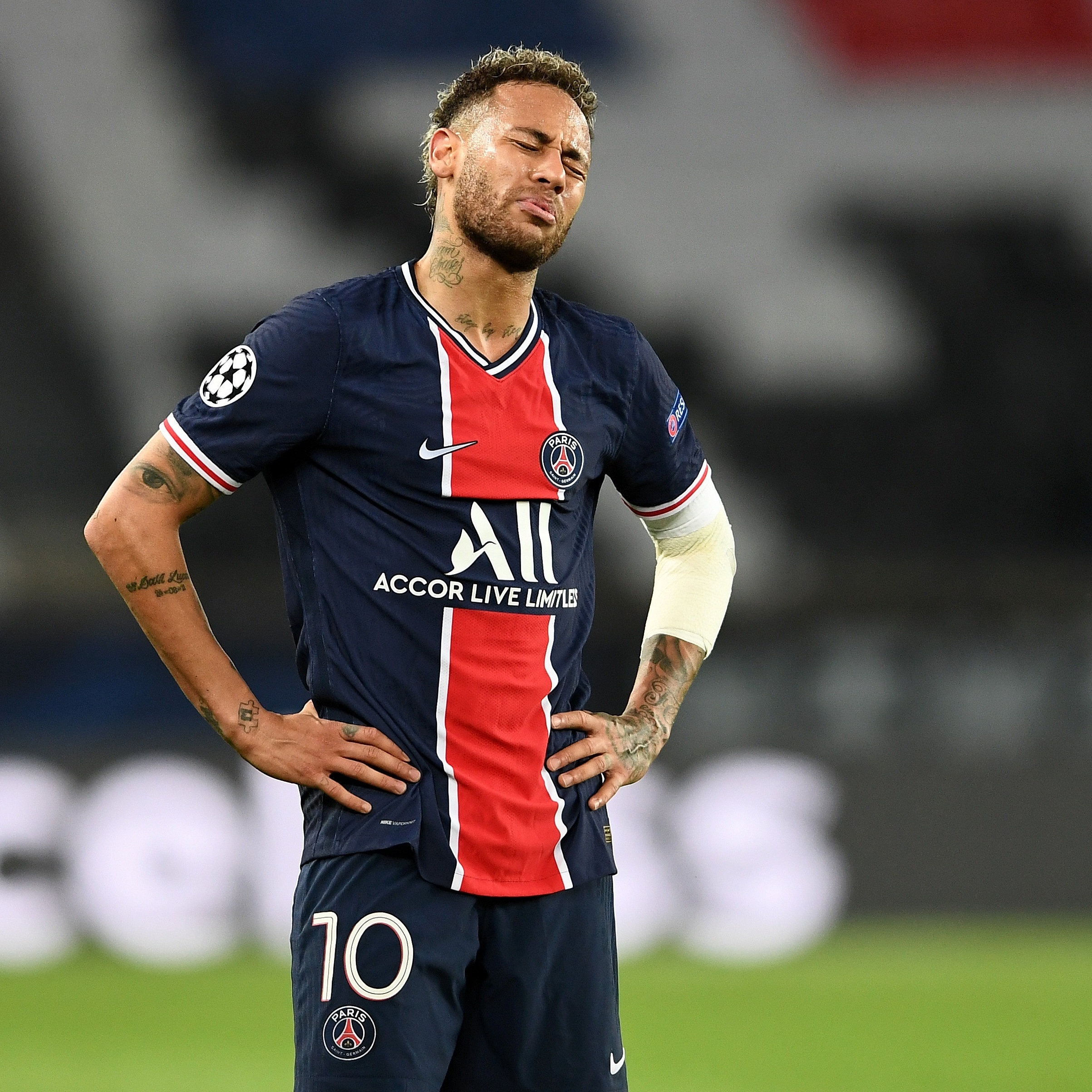 Neymar volta a jogar pelo PSG após seis meses parado e marca dois gols, Esporte