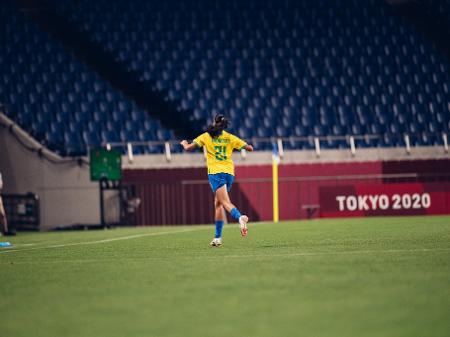 Comité Olímpico Cabo-verdiano - Futebol: Ontem os tubarões perderam frente  a Argélia por 5-1. O jogo consta de dois amigáveis frente às seleções da  Argélia e do Comores, a fim de se