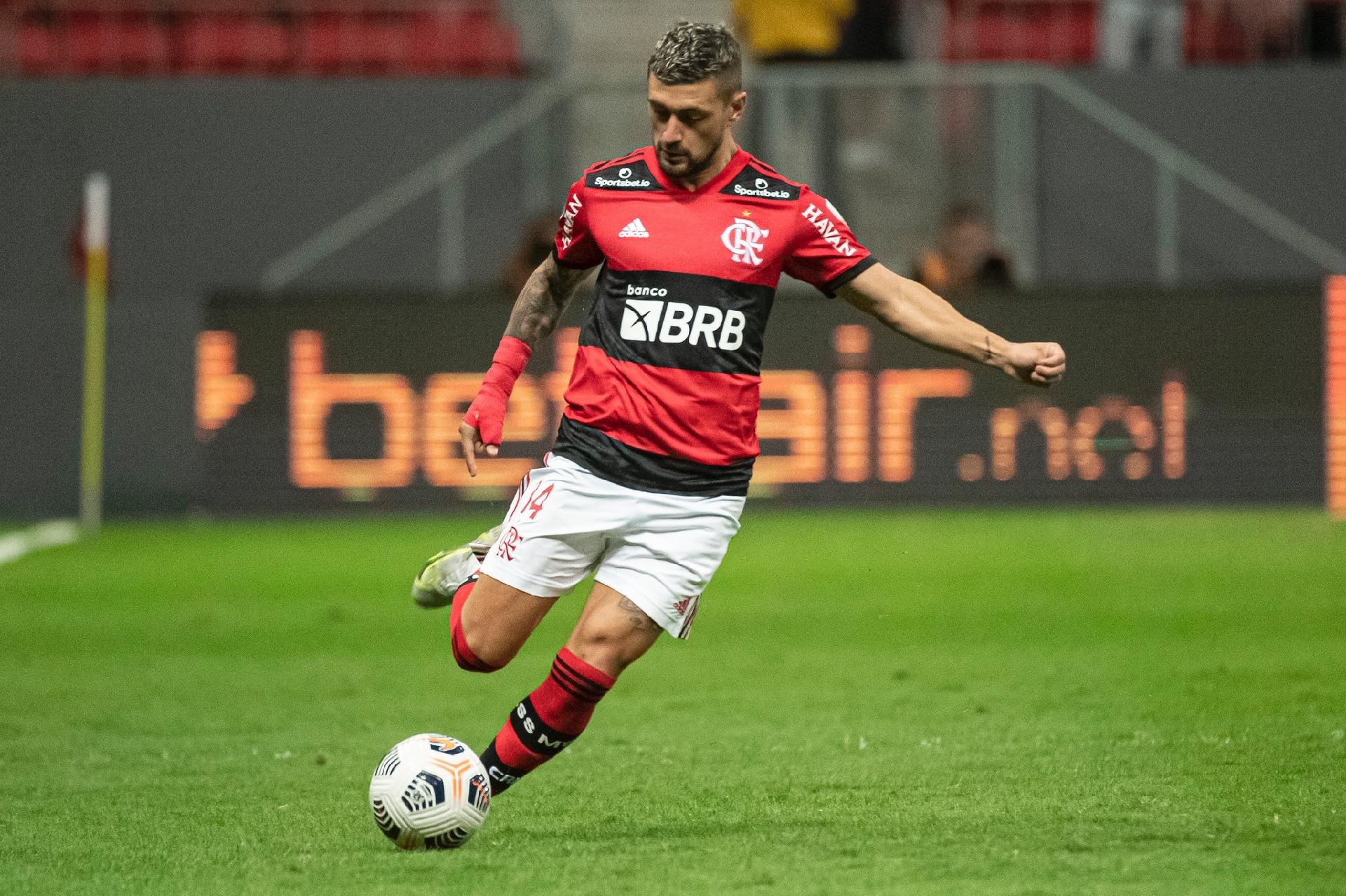 OPINIÃO: Flamengo fez elenco para três competições, não para Eliminatórias