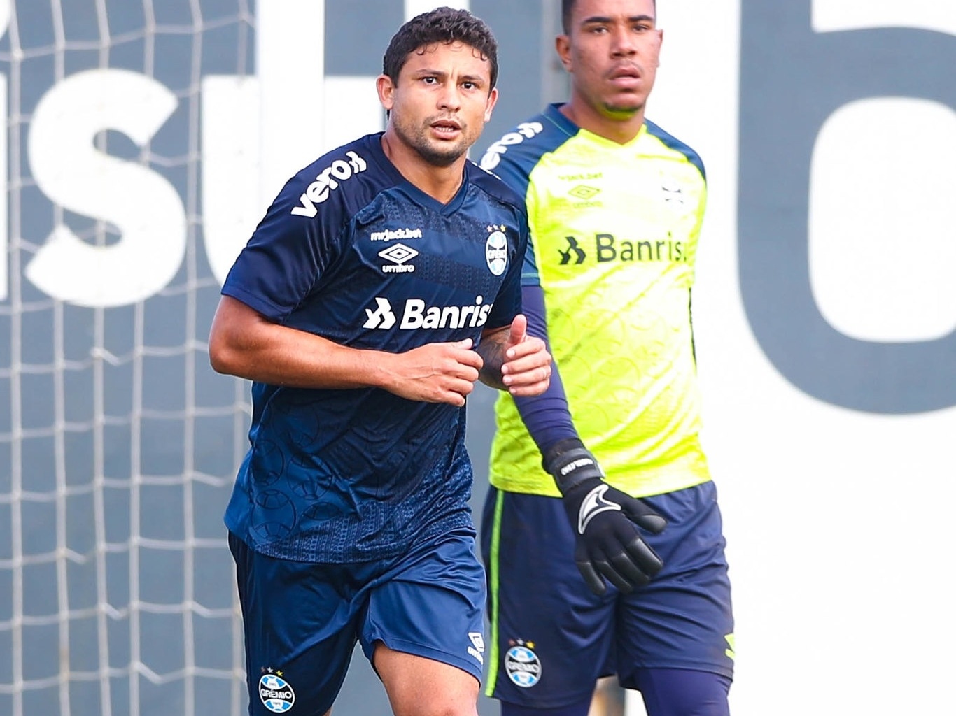 Atual campeão do futebol de areia de Navegantes sai com vitória do primeiro  jogo