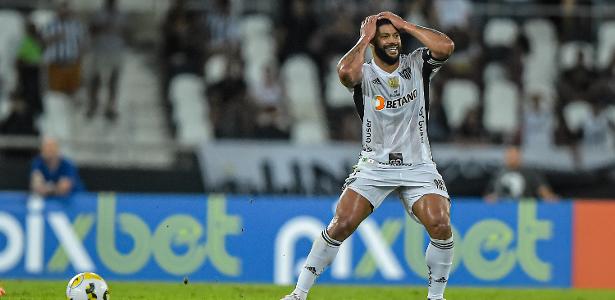 Hulk lamenta chance perdida durante partida entre Atlético-MG e Botafogo