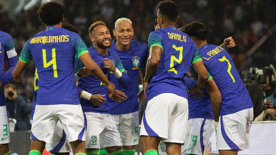 Com Neymar e Richarlison, jogadores da seleção brasileira comemoram gol contra a Tunísia - Lucas Figueiredo/CBF