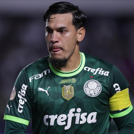 Gustavo Gómez durante Santos x Palmeiras, jogo do Campeonato Brasileiro