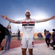Toca no Calleri que &eacute; &iacute;dolo: t&iacute;tulo coroa camisa 9 do S&atilde;o Paulo