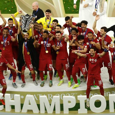 Jogadores do Qatar comemoram título da Copa da Ásia