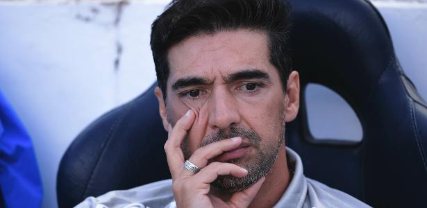 Nova opção de substituto para Aníbal: Abel pode improvisar estrategicamente.