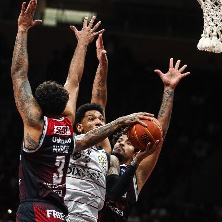 Franca venceu o Flamengo pelo primeiro jogo da final do NBB