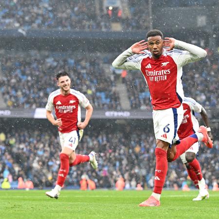 Gabriel Magalhães, do Arsenal, em jogo contra o Manchester City pelo Inglês