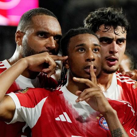Olise pediu silêncio após marcar em Bayern x Boca, jogo do Mundial Olise pediu silêncio após marcar em Bayern x Boca, jogo do Mundial