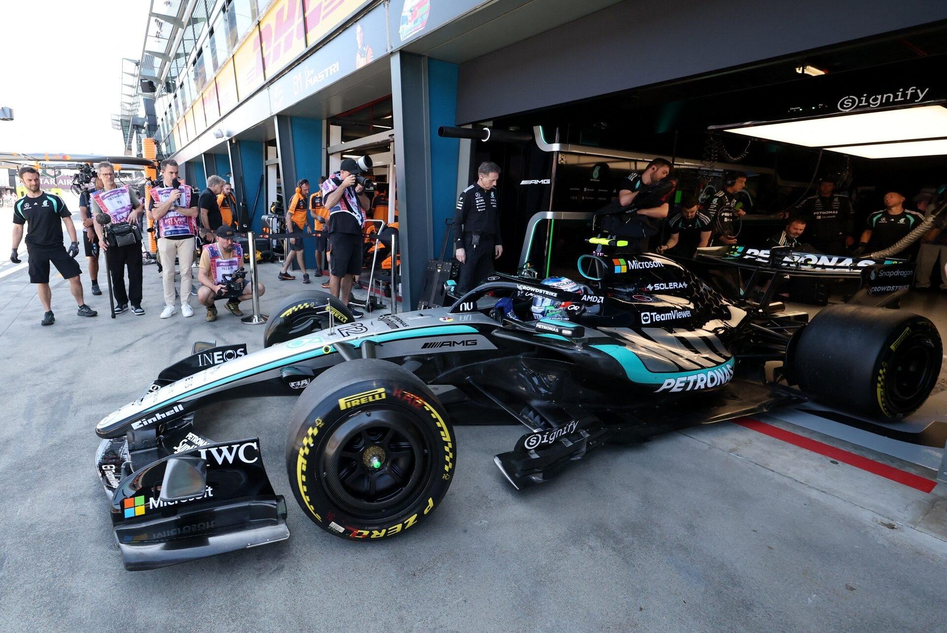 Kimi Antonelli na saída para a pista - undefined