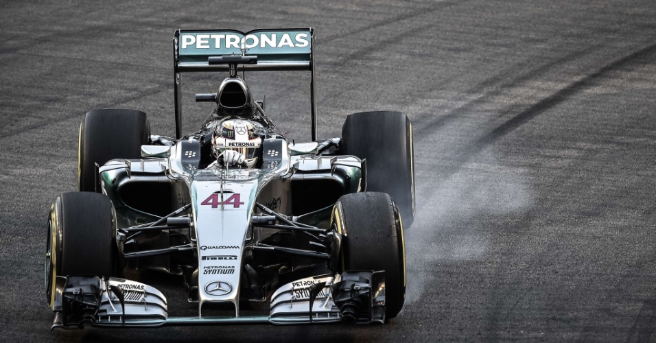 Hamilton, da Mercedes, ficou em quinta no treino oficial e culpou os pneus pela desempenho na pista