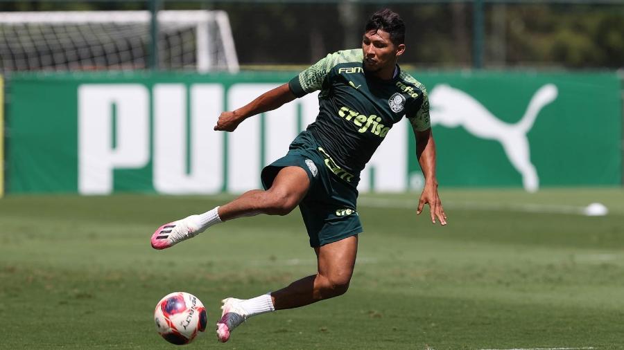 Rony, atacante do Palmeiras, participa de treino na Academia de Futebol - Cesar Greco