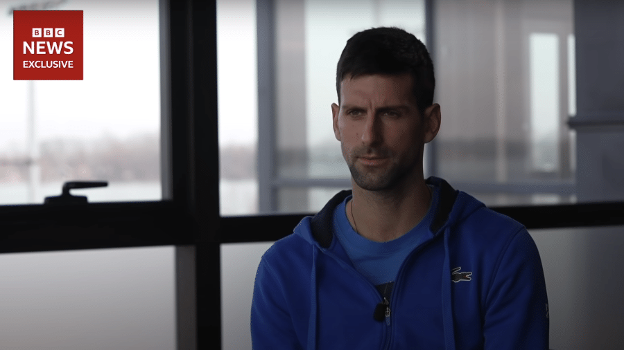 Novak Djokovic dá entrevista à BBC em Belgrado - Reprodução/YouTube