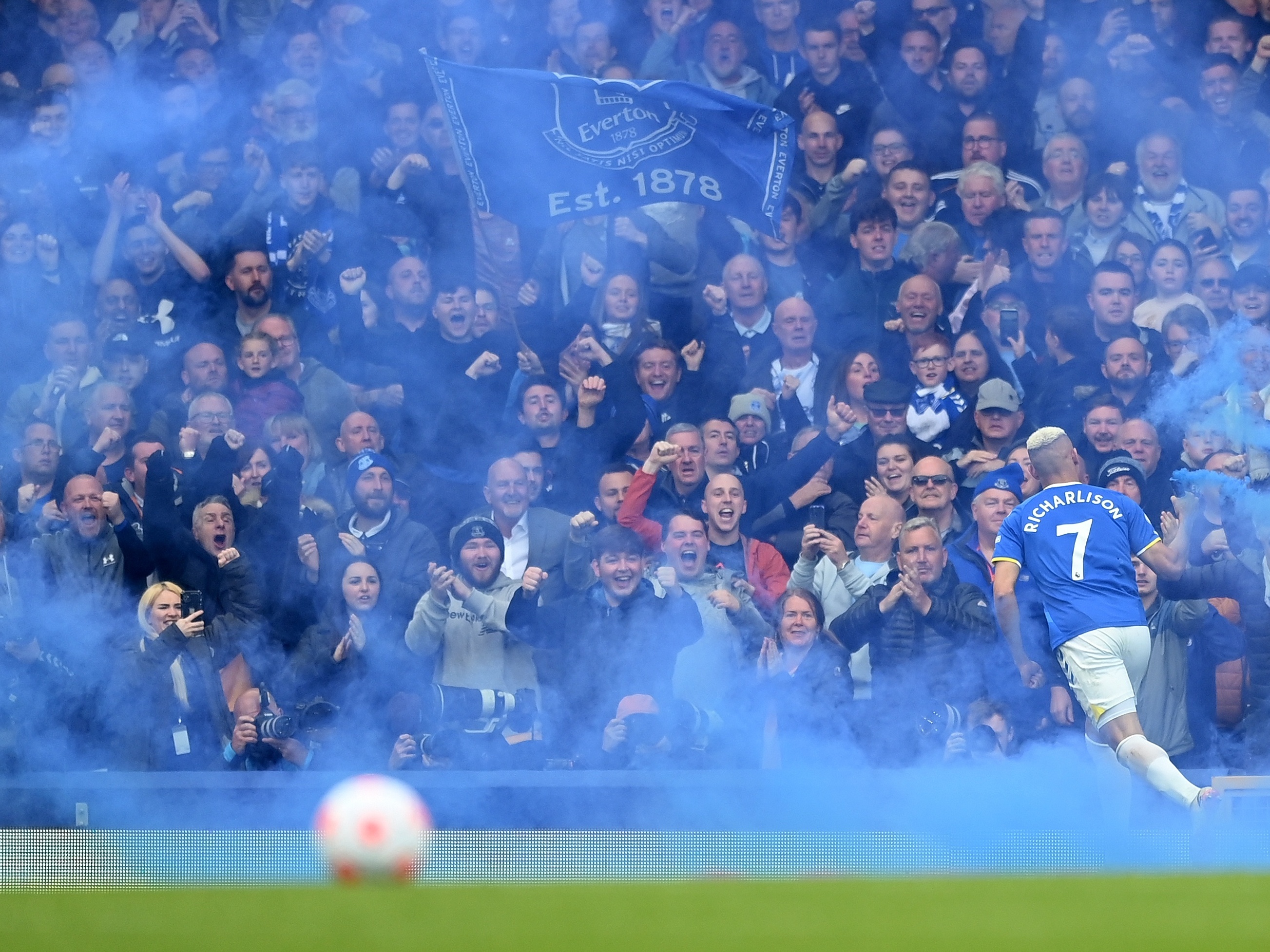 Haaland marca, mas City cede empate para o Everton no Campeonato Inglês