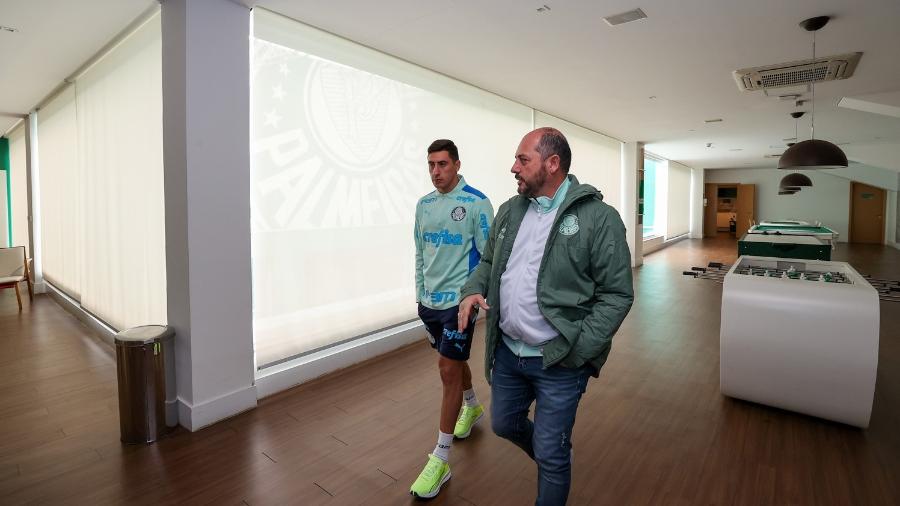 Atacante Miguel Merentiel, novo reforço do Palmeiras, em tour pela Academia de Futebol - Cesar Greco/Palmeiras 