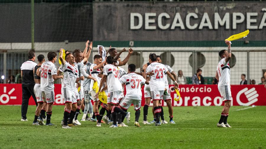 Jogadores do São Paulo comemoram classificação às semis da Copa do Brasil contra o América-MG  - Alessandra Torres/AGIF