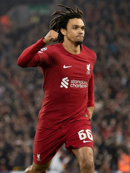 Alexander-Arnold, do Liverpool, comemora gol do Liverpool contra o Rangers pela Liga dos Campeões - Craig Williamson/SNS Group via Getty Images