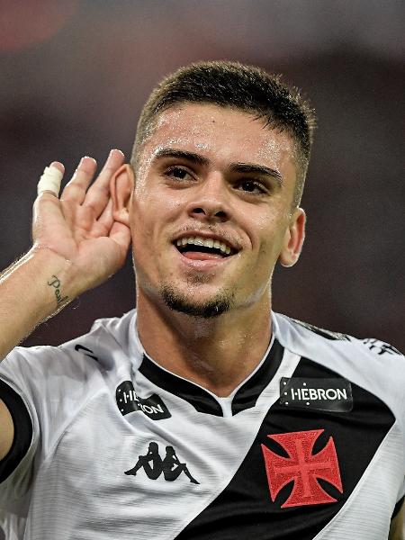 Gabriel Pec comemora gol do Vasco contra o Flamengo na semifinal do Carioca  - Thiago Ribeiro/AGIF