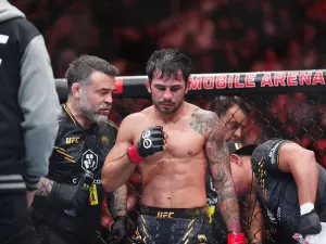 Lutador do UFC sofre nocaute e agradece a rival: 'Obrigado por não