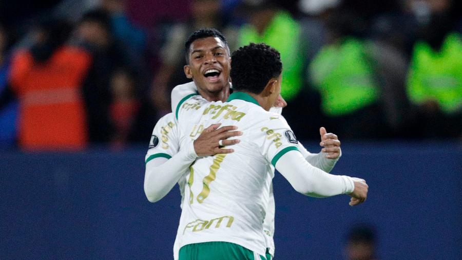 Luis Guilherme, do Palmeiras, comemora seu gol contra o Del Valle, pela Libertadores