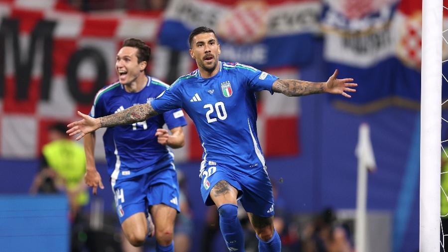 Zaccagni comemora gol da Itália contra a Croácia