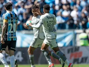 Grêmio merecia placar melhor na reinauguração da Arena diante do fraco Galo