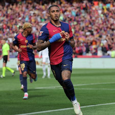 Raphinha comemora gol marcado pelo Barcelona contra o Real Madrid, pelo Campeonato Espanhol Raphinha comemora gol marcado pelo Barcelona contra o Real Madrid, pelo Campeonato Espanhol