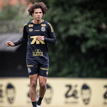 Willian Arão, durante treino no Santos no CT Rei Pelé