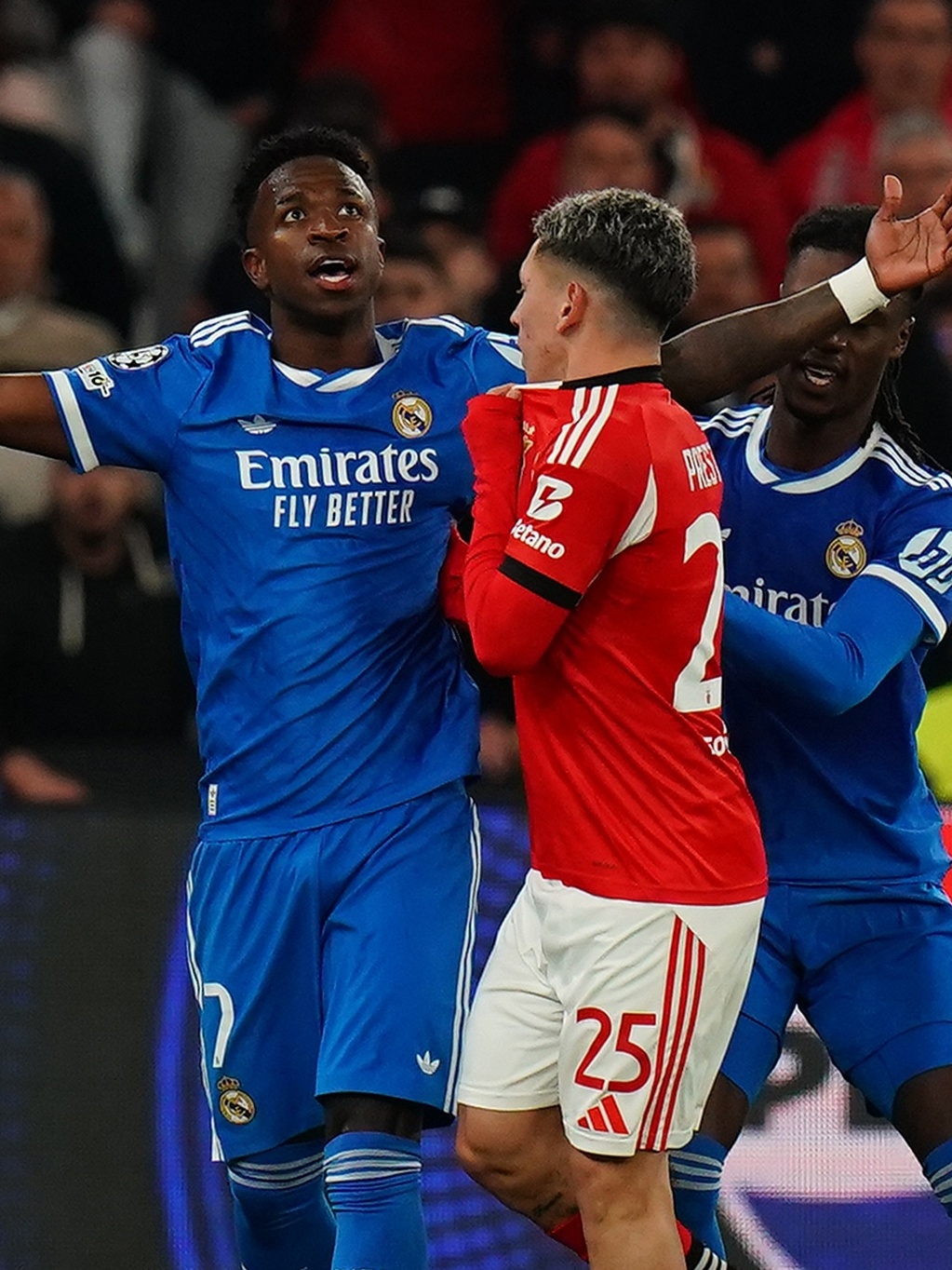A BENCAO, VINICIUS ヴィニシウス・ヂ・モラエス 20CDBOX CBF cobra Uefa e Fifa sobre acusação de Vini Jr: 'Punir os culpados'