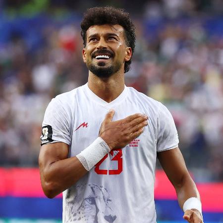 Rezaeian, do Irã, comemora gol contra a Nova Zelândia na Copa do Mundo