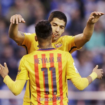 Reedição da parceria? Neymar e Suárez atuaram juntos no Barcelona - Miguel Vidal/Reuters