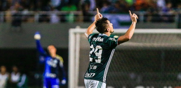 Willian abriu o placar para o Palmeiras no Pacaembu - Ale Cabral/AGIF - Ale Cabral/AGIF