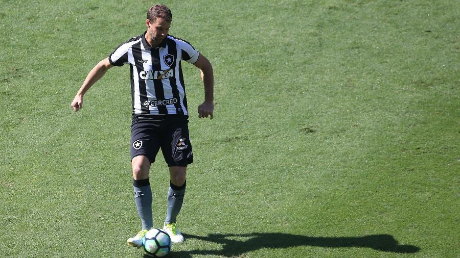 Joel Carli foi personagem da partida contra Coritiba: dois pênaltis e um gol - Satiro SodrÃ©/SSPress/Botafogo