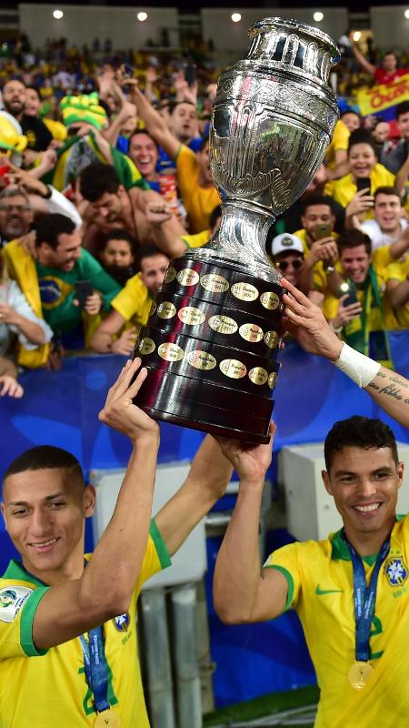 Thiago Silva e Richarlison - Luis Acosta/AFP - Luis Acosta/AFP