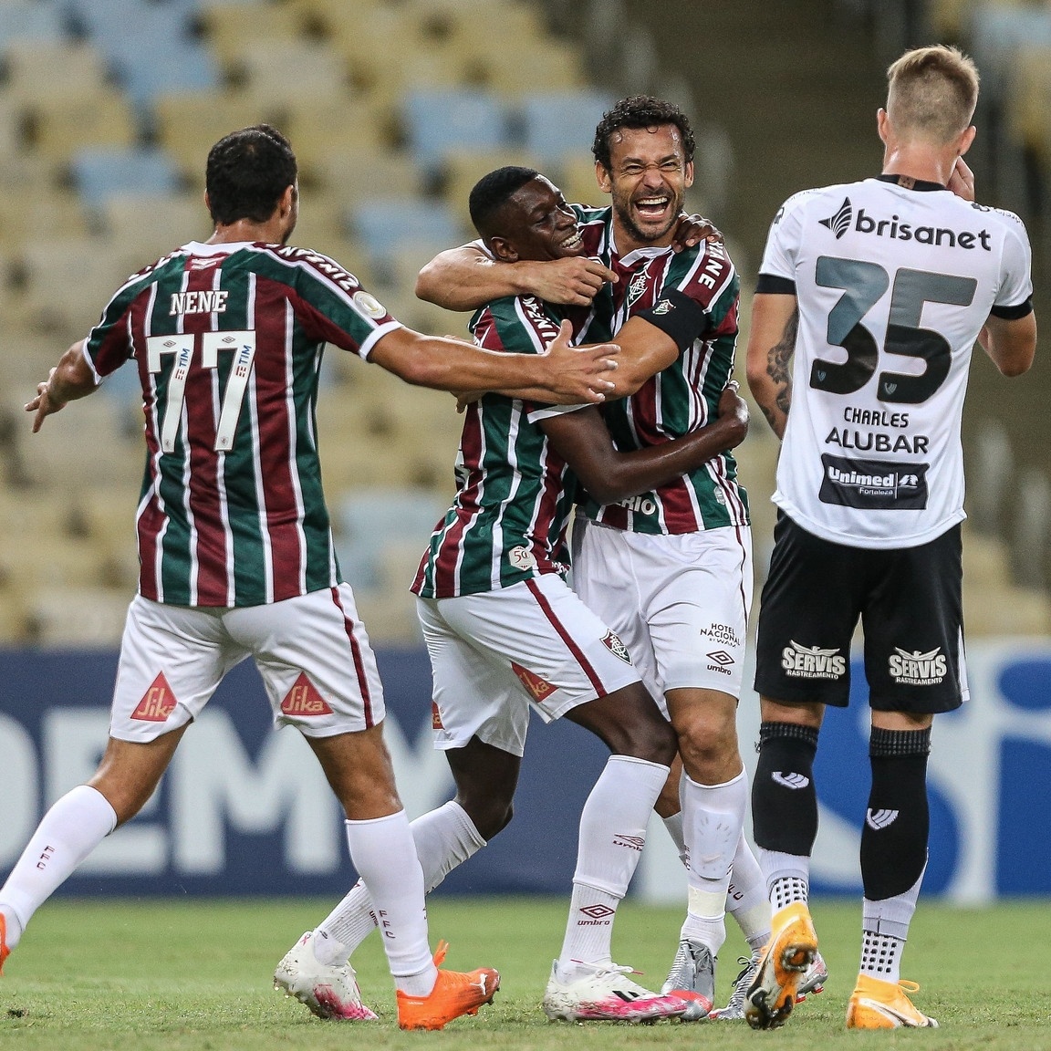 Mesmo com pouco tempo no FLU, jogador já é um dos xodós da torcida