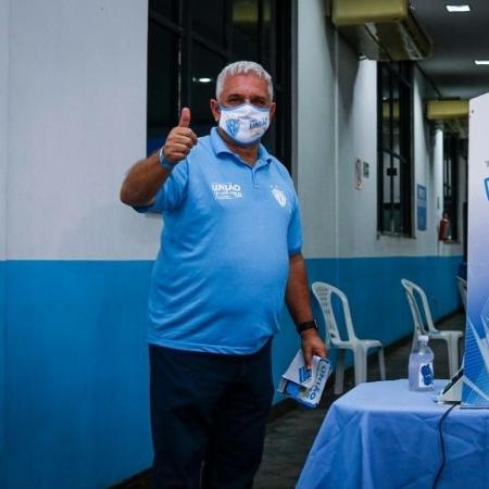 Maurício Ettinger, presidente do Paysandu, comprou toda a coleção e devolveu as camisas para o torcedor - Divulgação