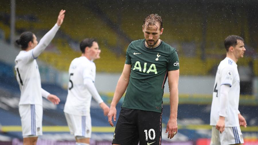 Harry Kane lamenta gol sofrido pelo Tottenham em derrota para o Leeds no Campeonato Inglês - Michael Regan/Getty Images